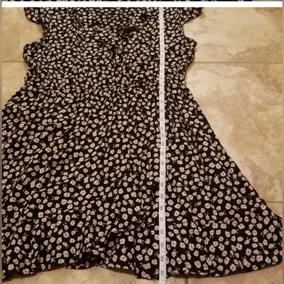 Arizona Jean Company faux wrap print mini dress with ruffled edges - Picture 3 of 7